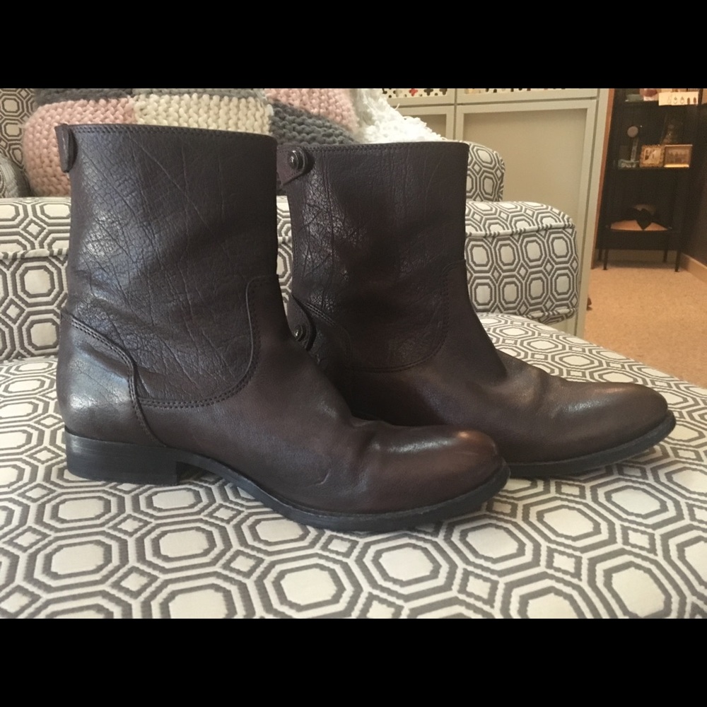 Frye Melissa button down zip up short boots